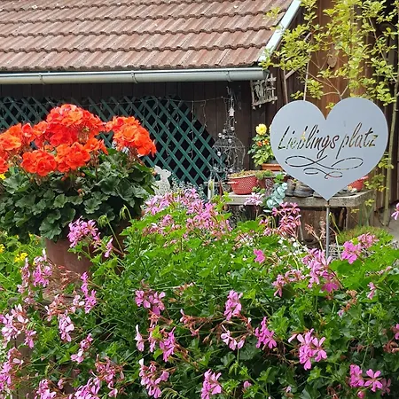 Apartment Lisis Appartements, Privatzimmer,