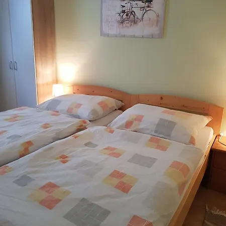 Apartment Lisis Appartements, Privatzimmer, *