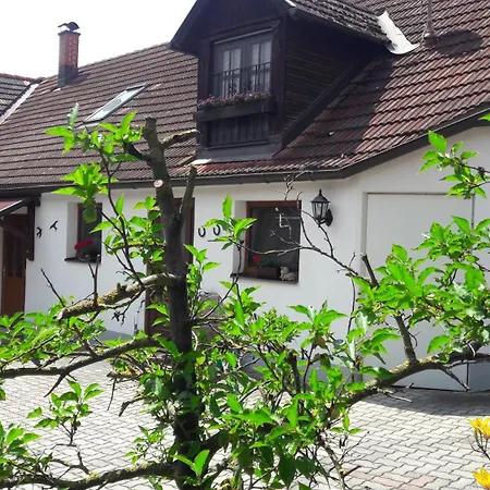 Apartment Lisis Appartements, Privatzimmer,